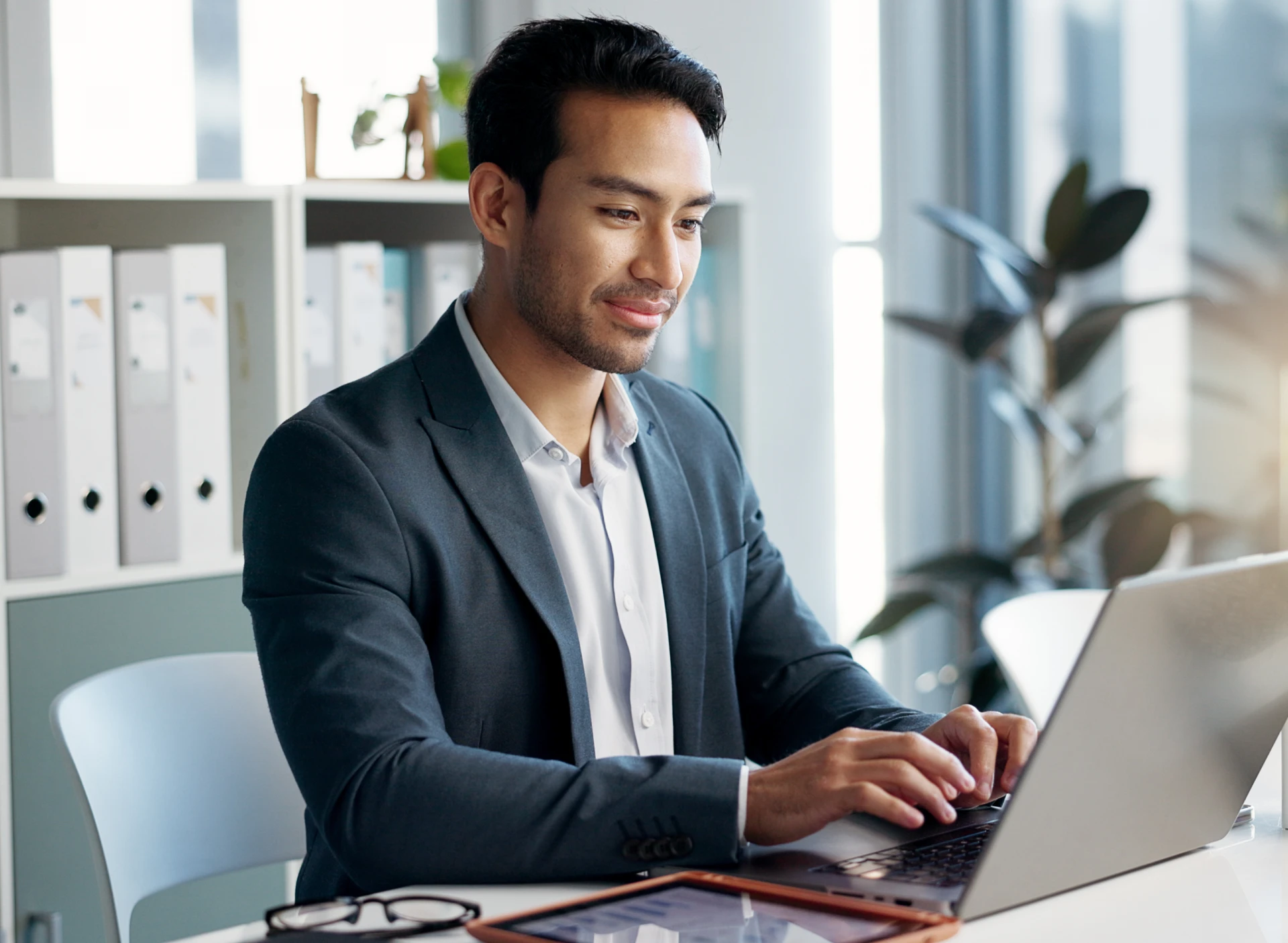 highlight-16-v1_highlight-16-v1_image-1